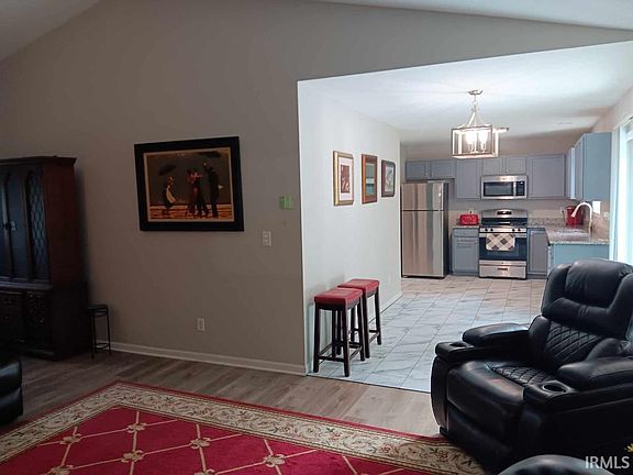 4th image of 3318 Stone Briar Dr