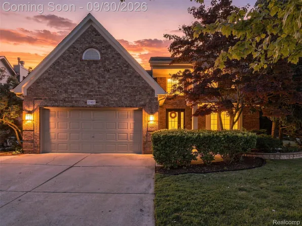 57457 Breckenridge Dr, Washington, MI 48094