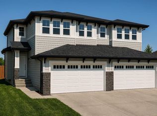 447 E Kinniburgh Loop, Chestermere, AB T1X 0T9