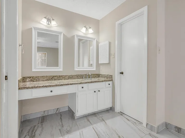 7431 Ridgeberry Dr — Photo 19