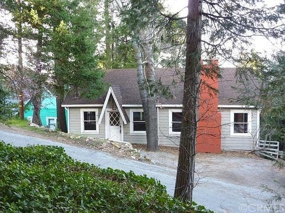 1st image of 749 N Village Ln