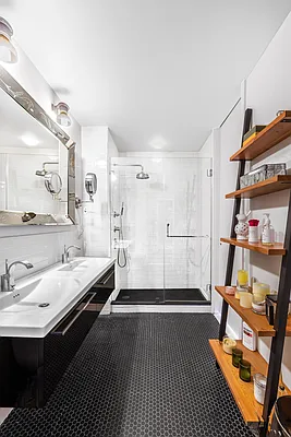 Sold by Compass | media 21