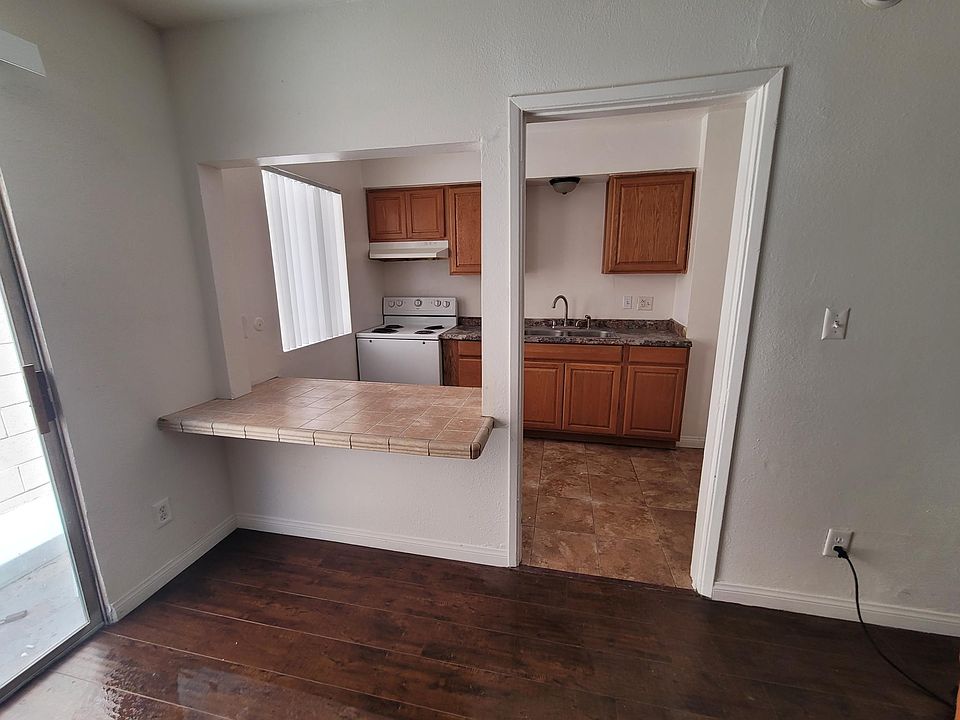 1st image of 7111 Woodley Ave APT 15