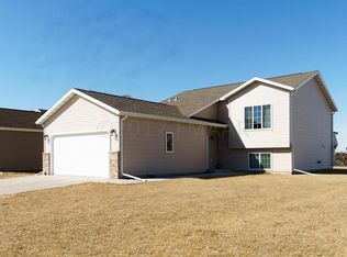 3103 26th St S, Moorhead, MN 56560