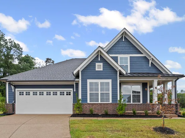135 Live Oak Cv, Oakland, TN 38060