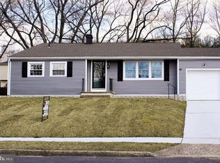 19 N Sunset Dr, Voorhees, NJ 08043