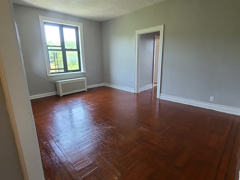 12 Elton St #6 — Photo 8