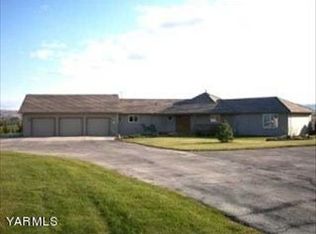 12216 Barrett Rd, Yakima, WA 98908