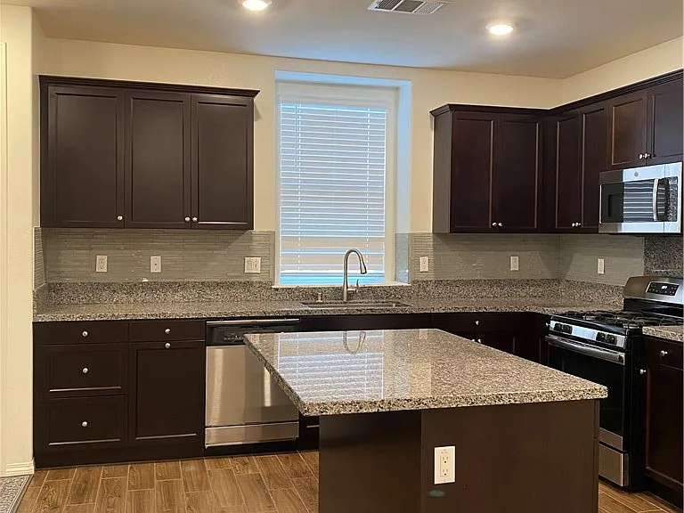 5946 Sendero Ave — Photo 4