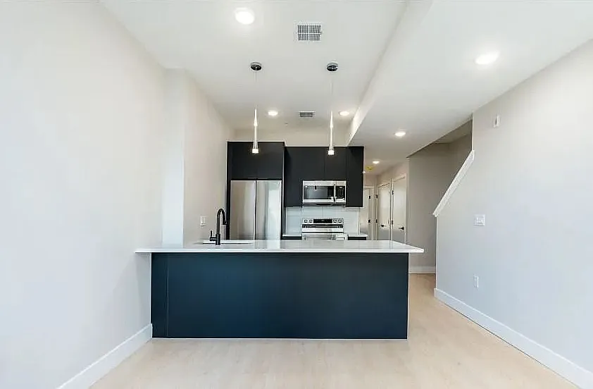 2 bed, $2,200 — Photo 2