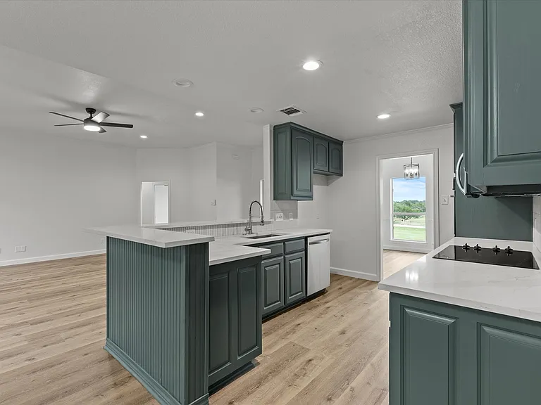 2517 Hayley Dr — Photo 2