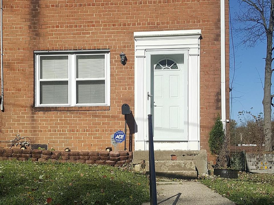 Semi detached townhome with plenty of fenced yard