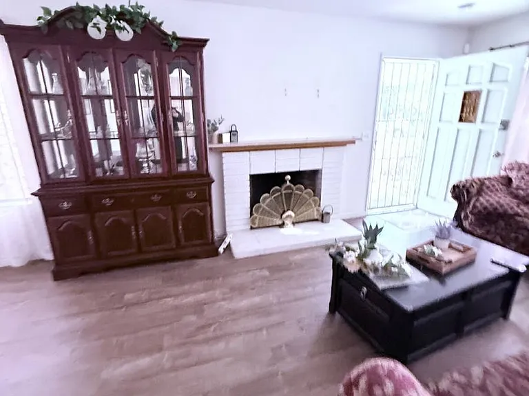 390 Magnolia Cir — Photo 2