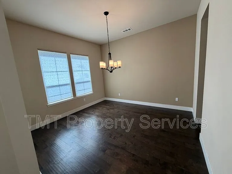 2839 Sevilla Ln — Photo 19