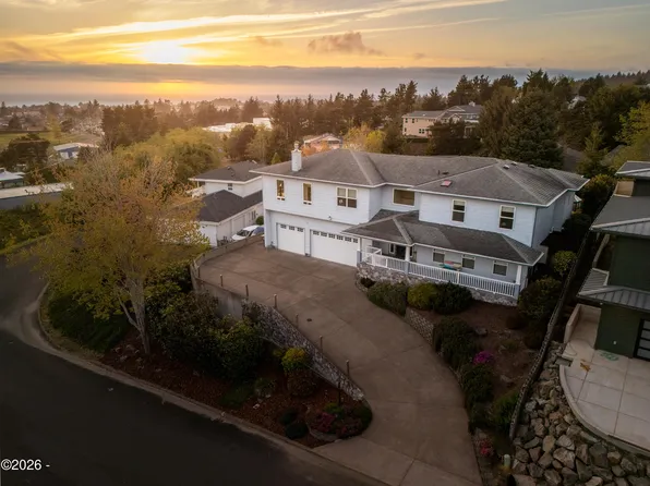 1015 NE 7th Dr, Newport, OR 97365