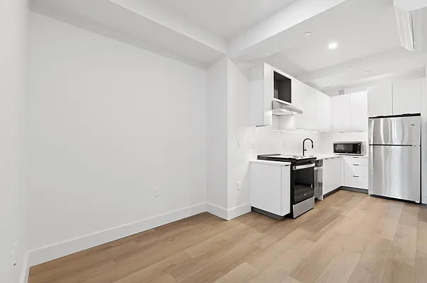 Rented by REAL New York | media 31