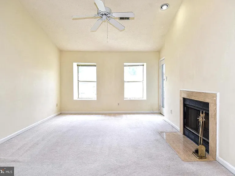 7705 Lafayette Forest Dr #33 — Photo 8