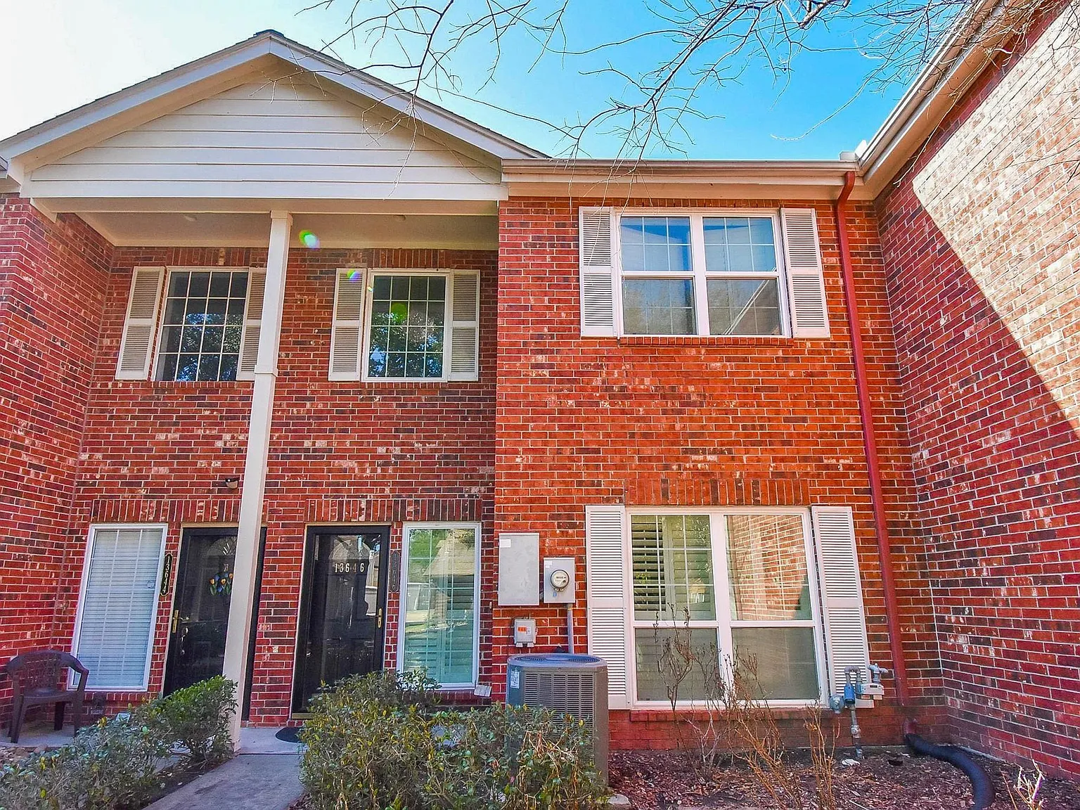 2 bed, 2.5 bath, 1516 sqft, $1,799 — Photo 2