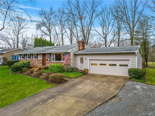 623 Forest Dr, Grove City, PA 16127