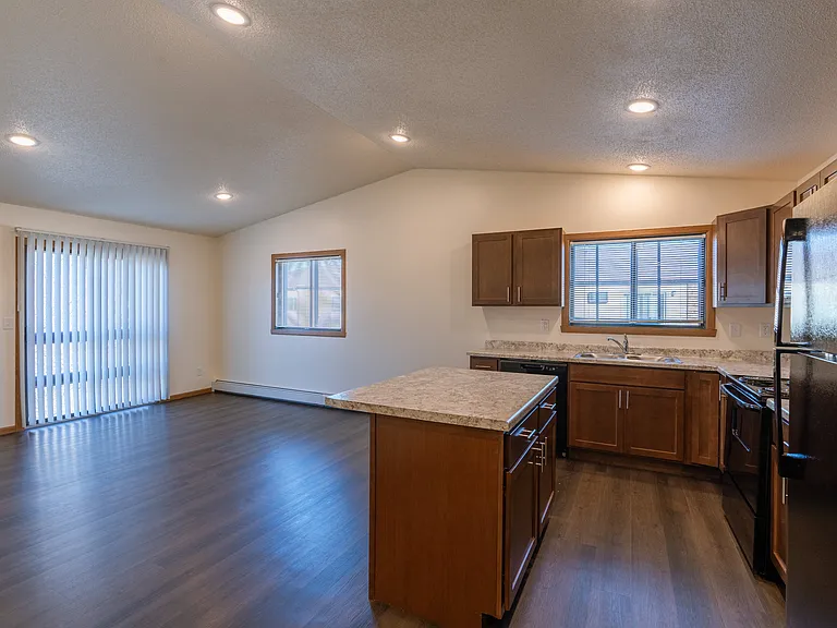 Fargo, ND Westwood Apartments | Kitchen