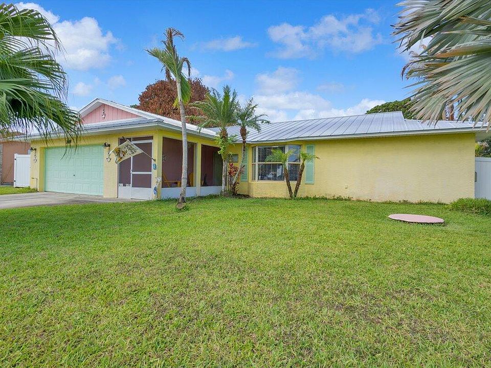 1st image of 148 SE Whitmore Drive