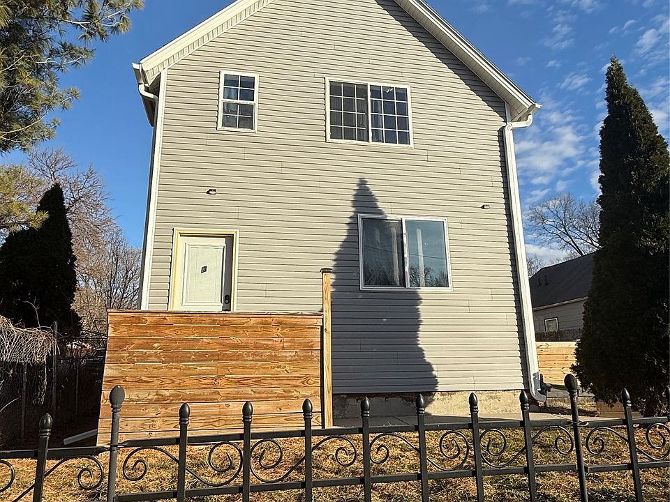 1st image of 1349 E 12th St