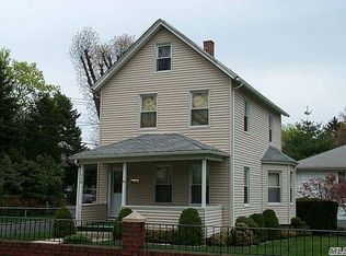 57 Forest Row, Great Neck, NY 11024