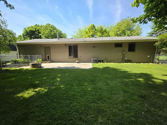 2nd image of 633 Westchester Dr