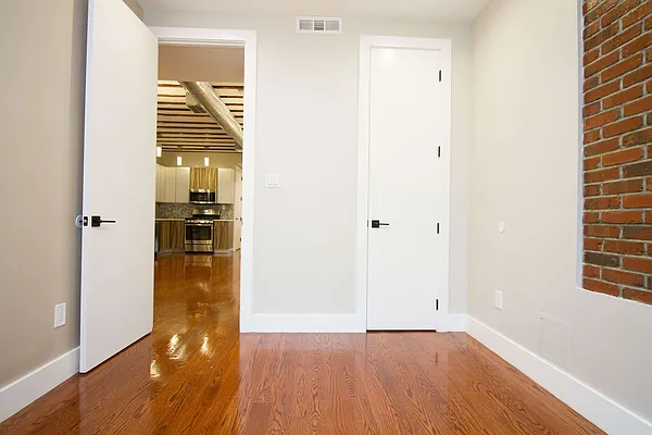 Rented by Nooklyn NYC LLC | media 35