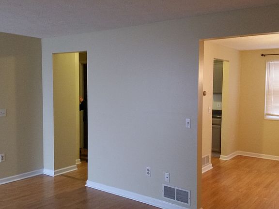 Large Living Rm & Dinning Rm