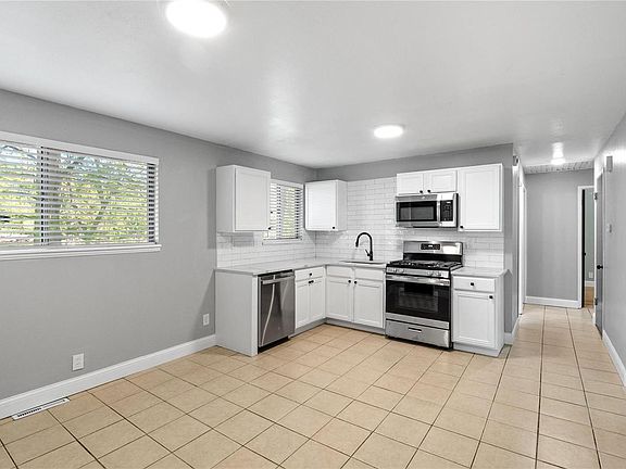 4th image of 10234 Green Valley Dr