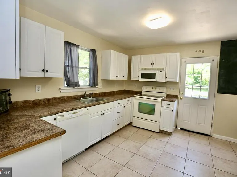 310 Ellis St — Photo 3
