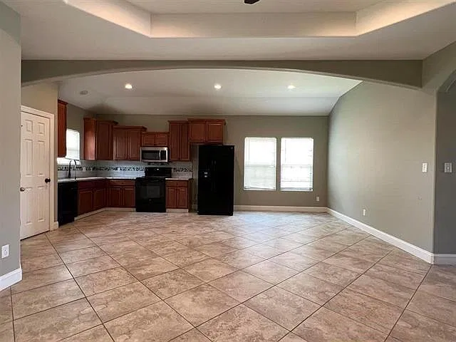 4 bed, 3.0 bath, 1650 sqft, $2,495 — Photo 4