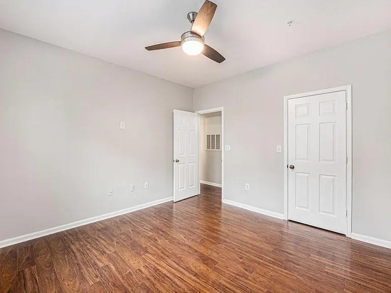 2125 Chatelain Way — Photo 14