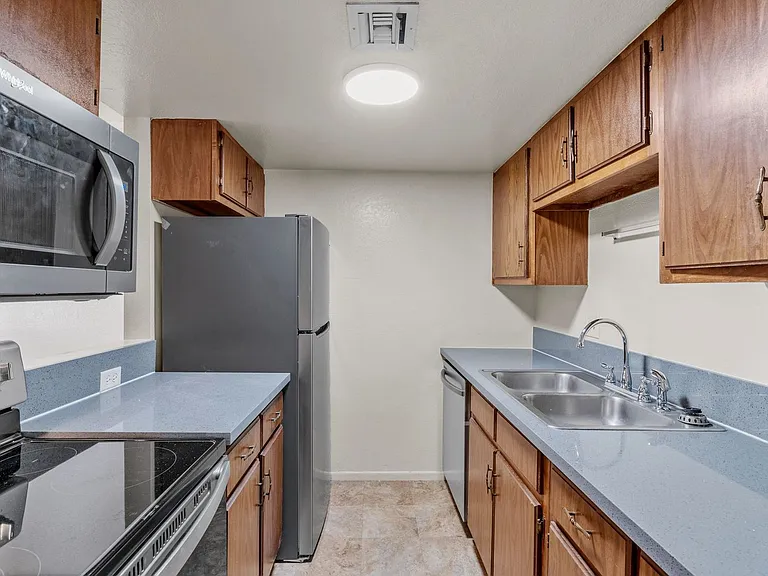 3150 E Bellevue St — Photo 3