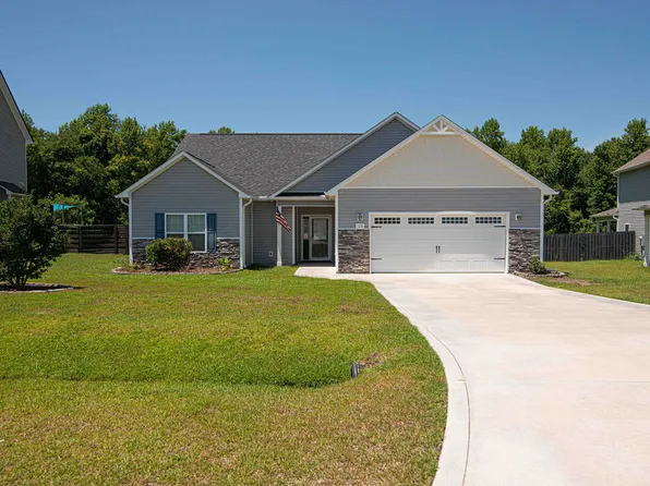 125 Bridgeport Dr, Sneads Ferry, NC 28460