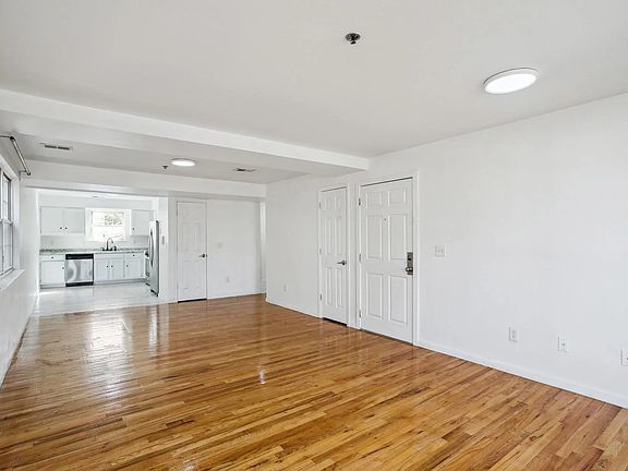 3rd image of 30-32 Avon Ave Floor 2