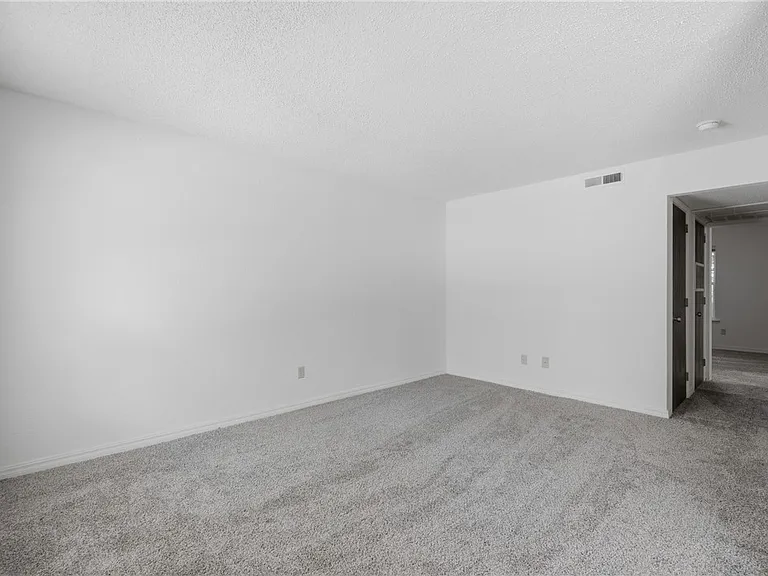 938 W Cleveland St #104 — Photo 7