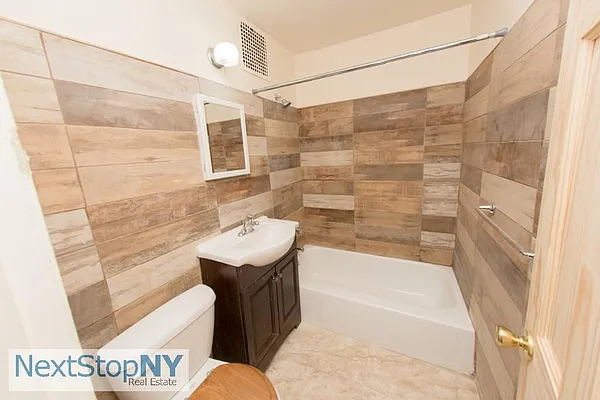 Rented by NextStopNY | media 9