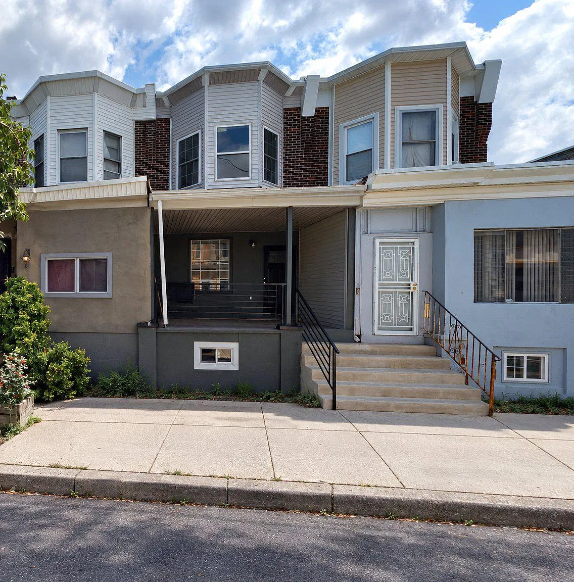 3 bed, 2.0 bath, 1046 sqft, $2,000 — Photo 1