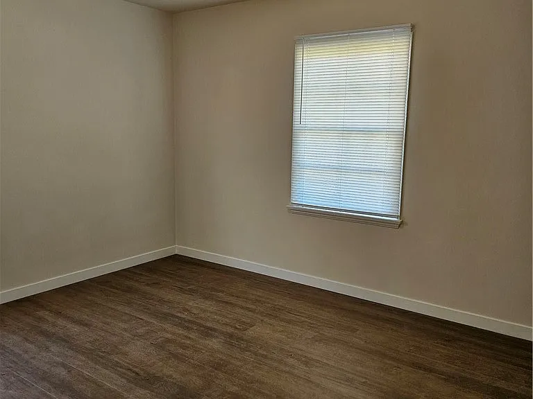 6907 White Oak Ave — Photo 20