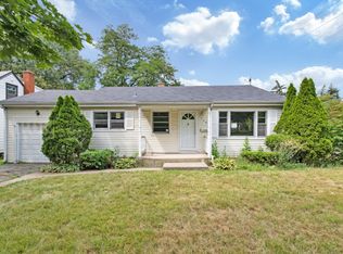 158 N Hudson St, Westmont, IL 60559