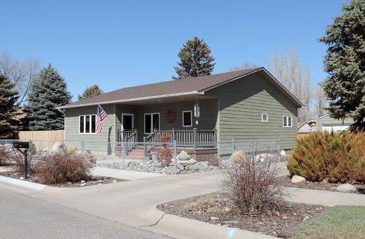 1st image of 316 3rd Ave S