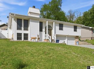 408 Kountze Memorial Dr, Bellevue, NE 68005