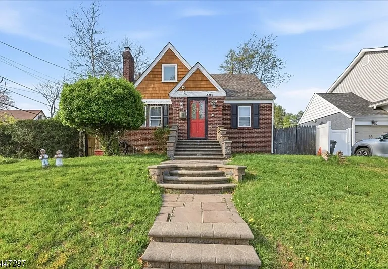409 Tryon Ave — Photo 1