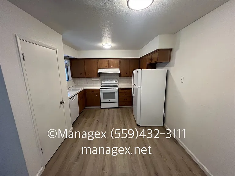 6035 N College Ave #B — Photo 6