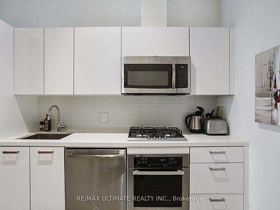 2nd image of 608 Richmond St W #210