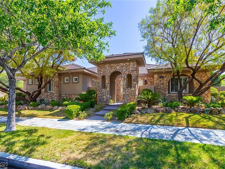 2960 American River Ln — Photo 1