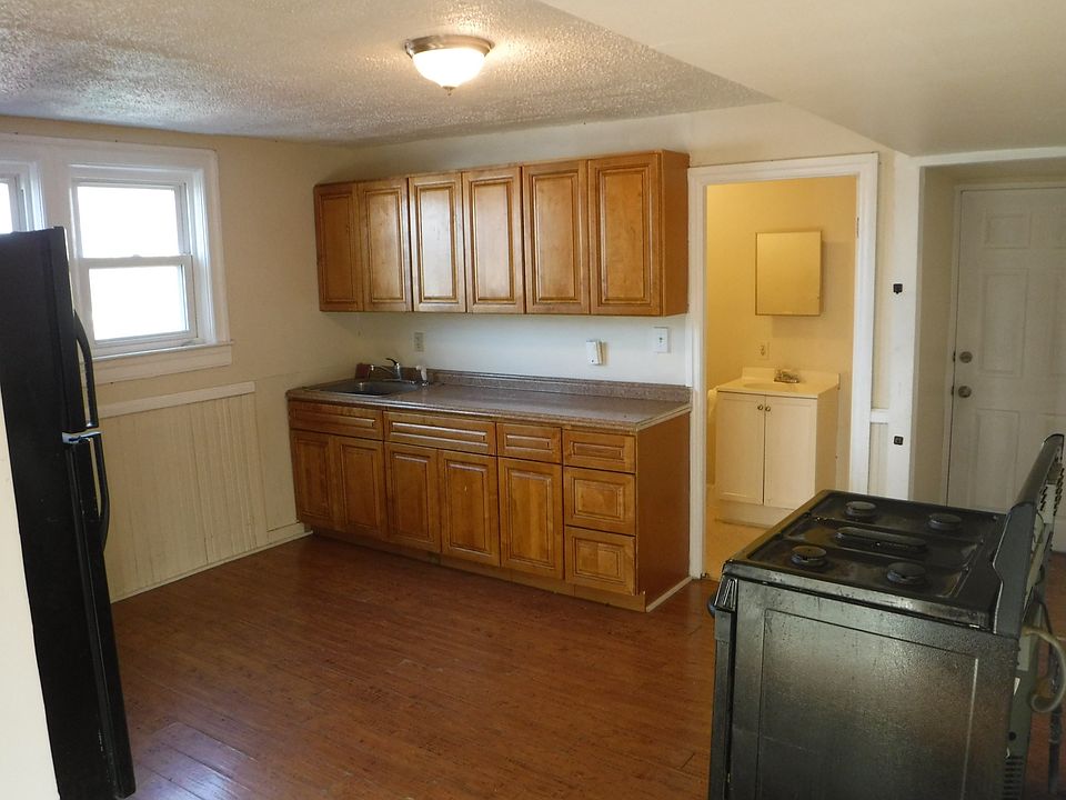 1st image of 82 Whittier Avenue # Fl 3rd