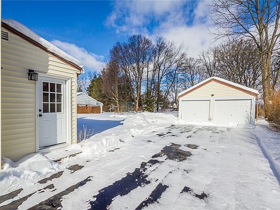 2nd image of 60 Rye Rd